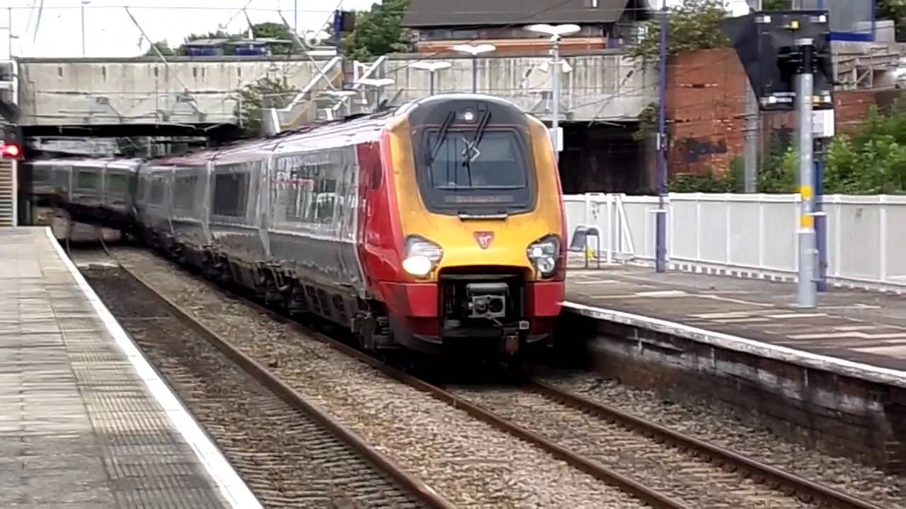 Trains At Acton Main Line (16/08/14)