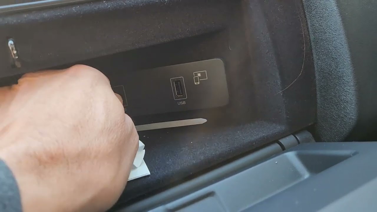 Инструкция по обновлению GPS-карт для Land Rover LR4 2015.