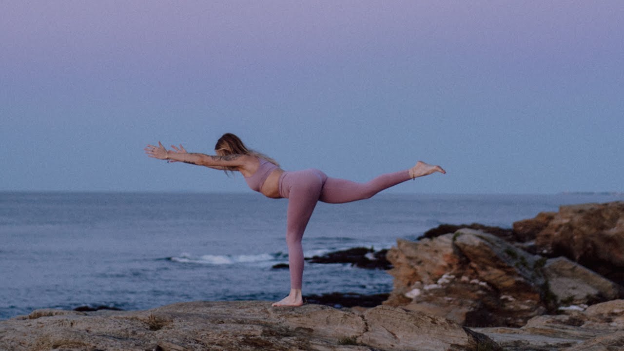 30 Minute Energizing Pilates with Kaylie Daniels // no equipment necessary //