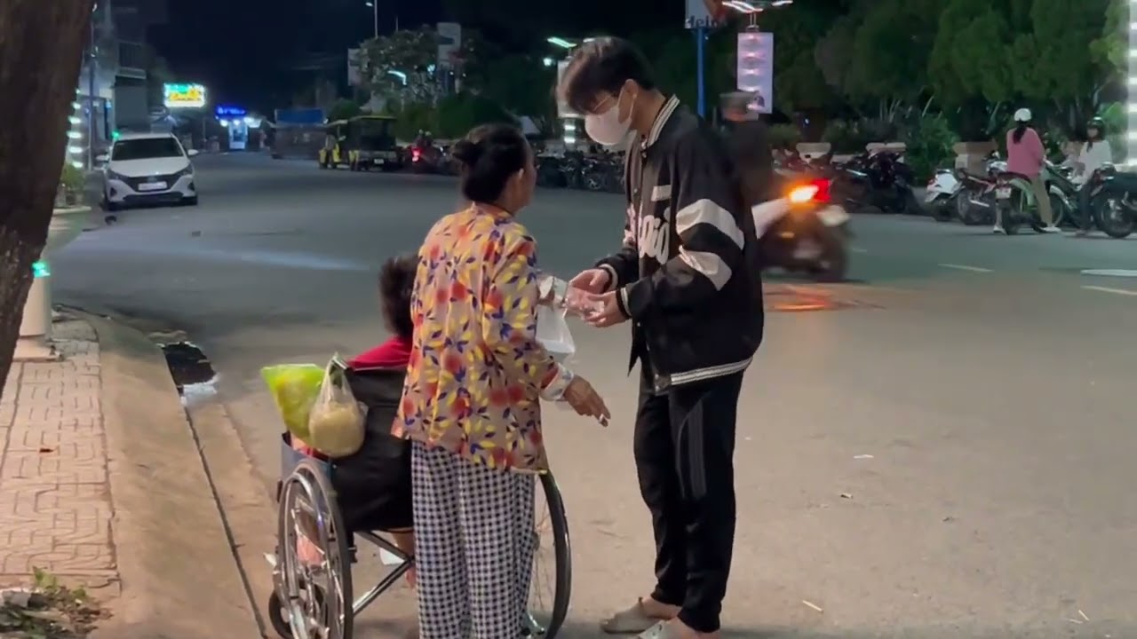 SD20302-Nh&oacute;m 5-Vlog thiện nguyện