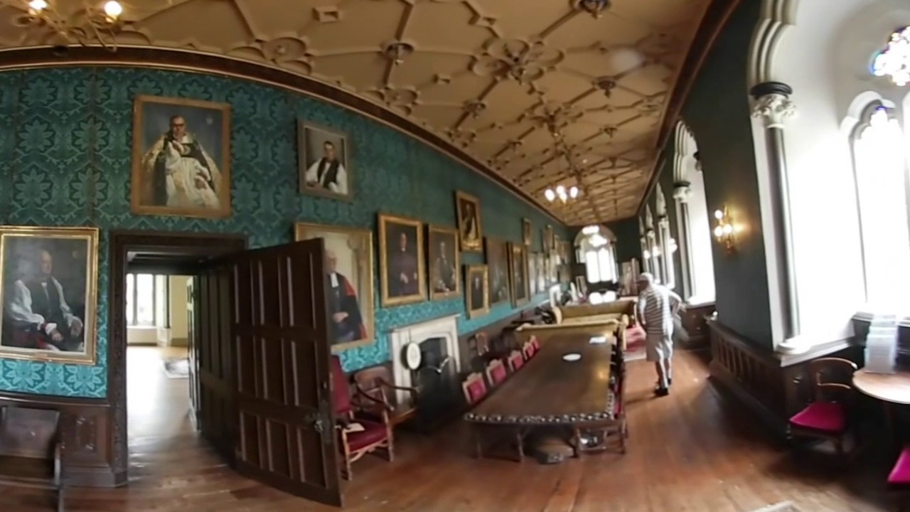 The Bishops Palace Wells - What's Hidden Inside?
