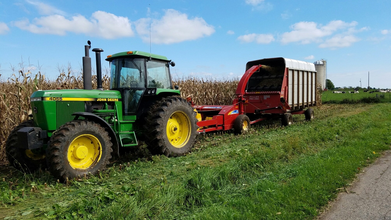 Chopping Corn Silage!  With John Deere 4055 & New Holland FP230