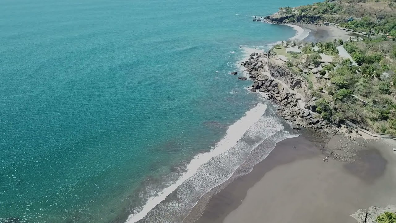 DULCE VILLA OCEANFRONT CLIFF HOUSE IN ATAMI $795,000