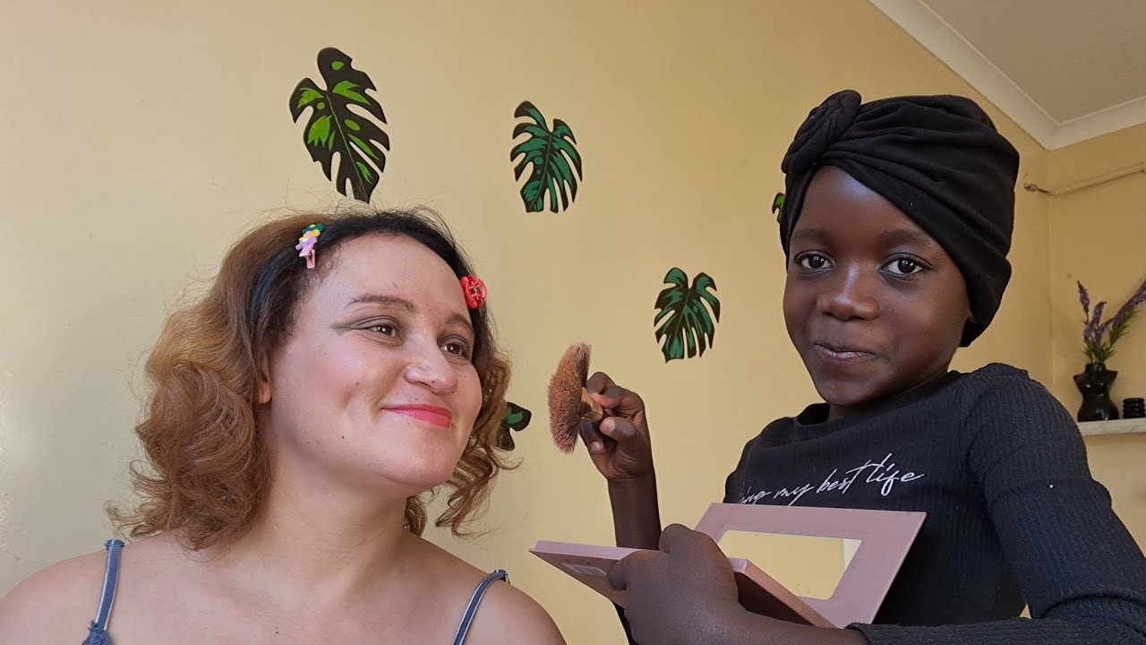 Asmr-friend is giving  me a cute look and hairstyle.🫠🤩