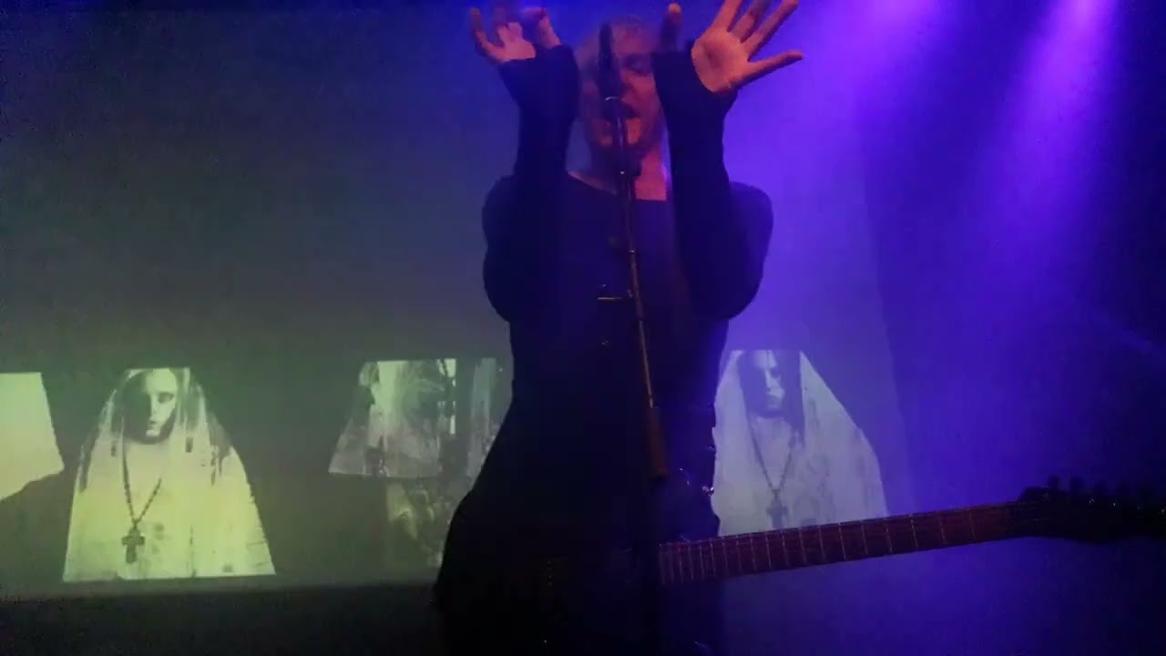 TRAITRS - Magdalene live @ Katzenclub Feierwerk München