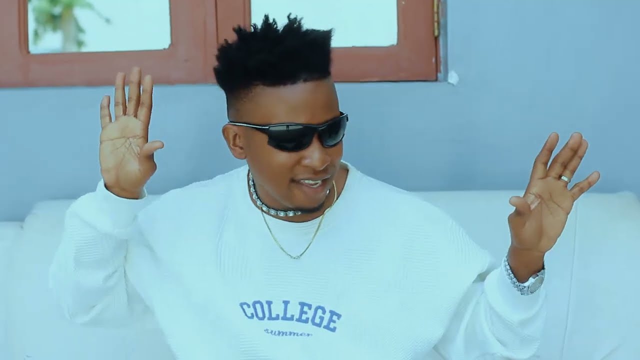Loyro de Djuny Okiliyale Oficial Video By  B Pro Filmes