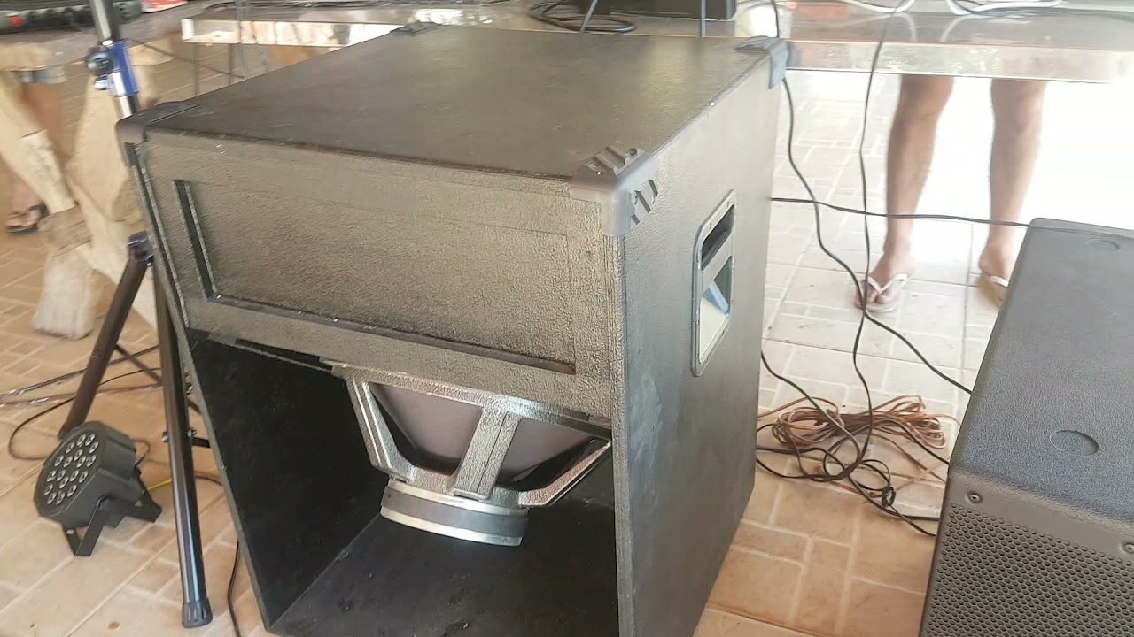 Amplificador DClass Sub 1500w tocando tudo que d&aacute; (depois de 2 dias tocando)
