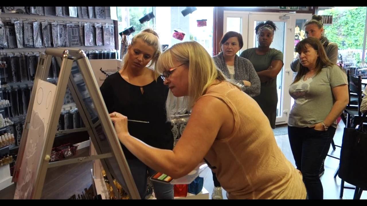 One Stroke Face Painting Workshop with Sally Ann Lynch | The Face Painting Shop