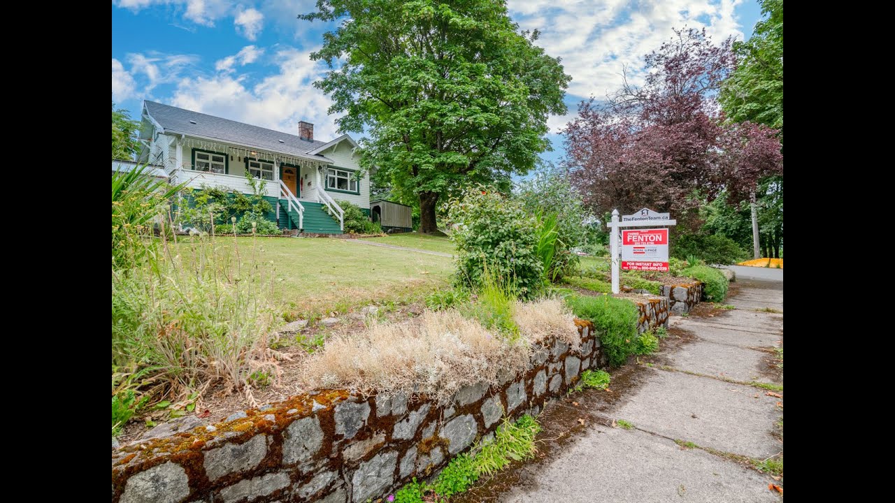 Ocean View Character Home - 2911 Kingsway Avenue, Port Alberni, BC