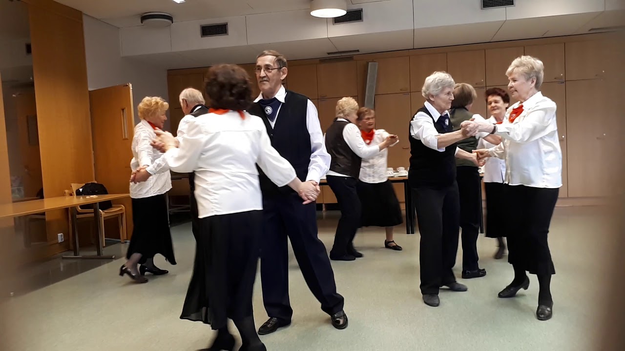 Helsingin Liikennralan Eläkemäiset ry senioritanssijoiden tango