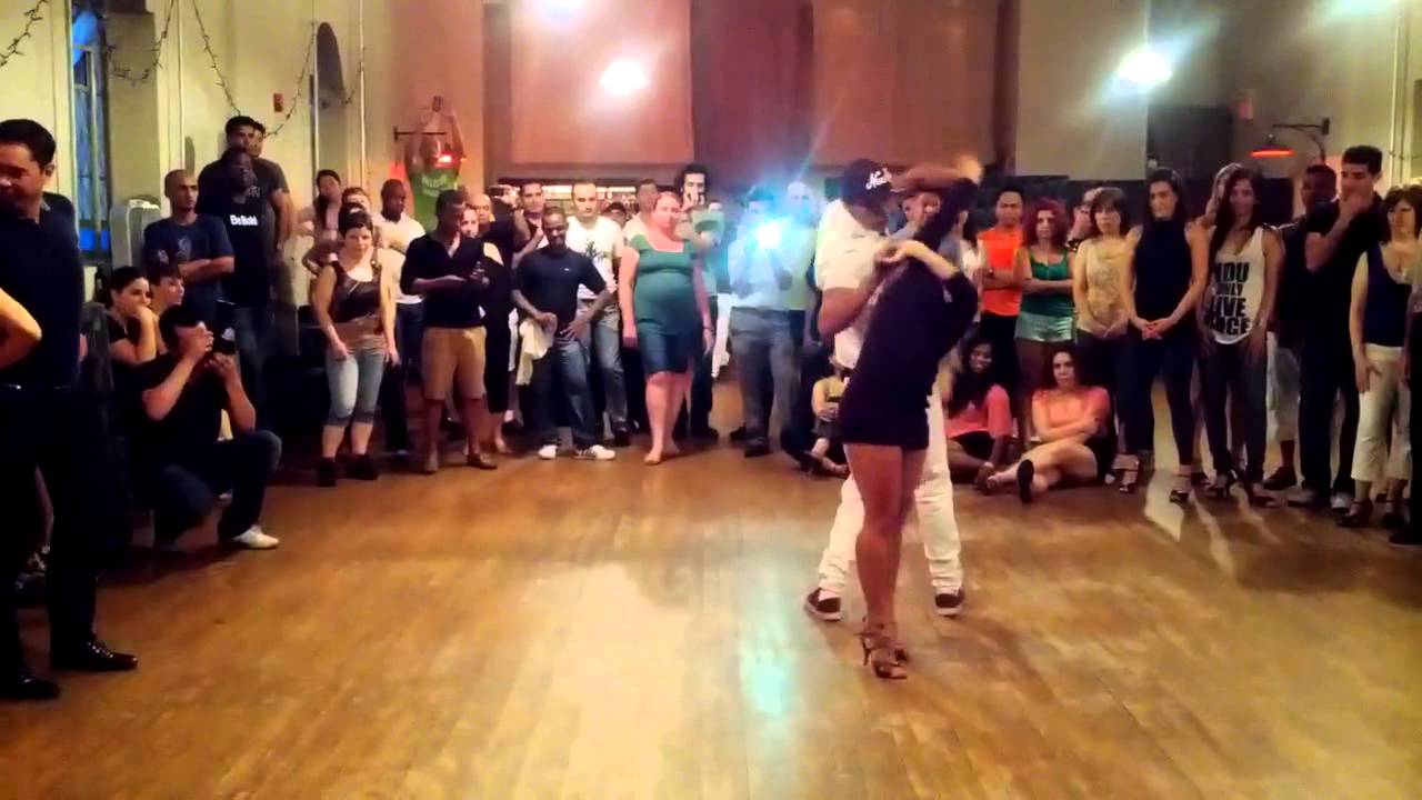Aline Cleto e Jefferson Dadinho - Zouk - Mazouka Dance Zouk Classes in Toronto 2013 - 1