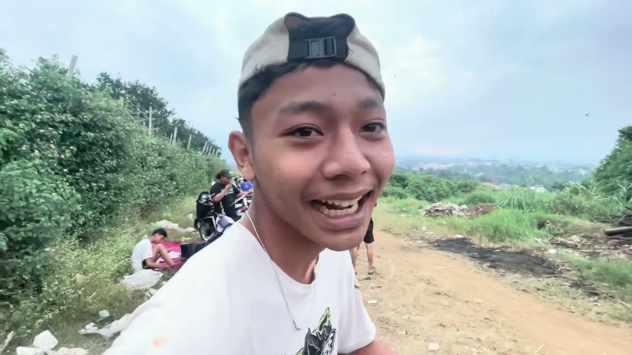 ADA AJA GEBRAKAN SI PARKAN INI!!!!!!! HIBURAN MENGISI WAKTU LUANG!!!