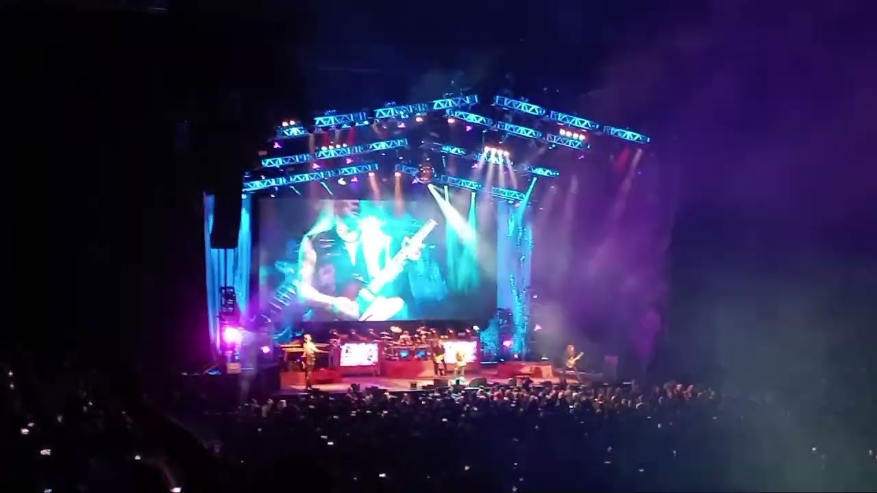 Lynyrd Skynrd.Free Bird.Canada Life Centre.