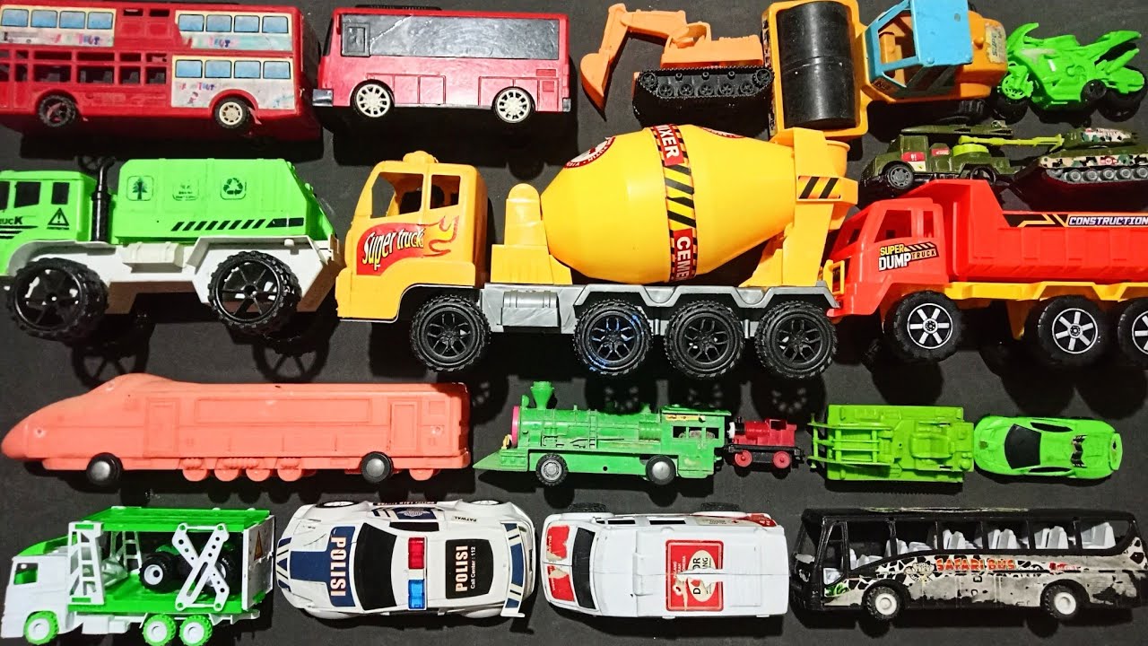 Menemukan Mainan Mobil Balap, Truk Molen, Bus Telolet, Kereta Api, Excavator, Silinder