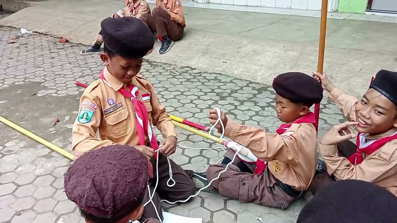 PRAMUKA SD ISLAM TUBAN
