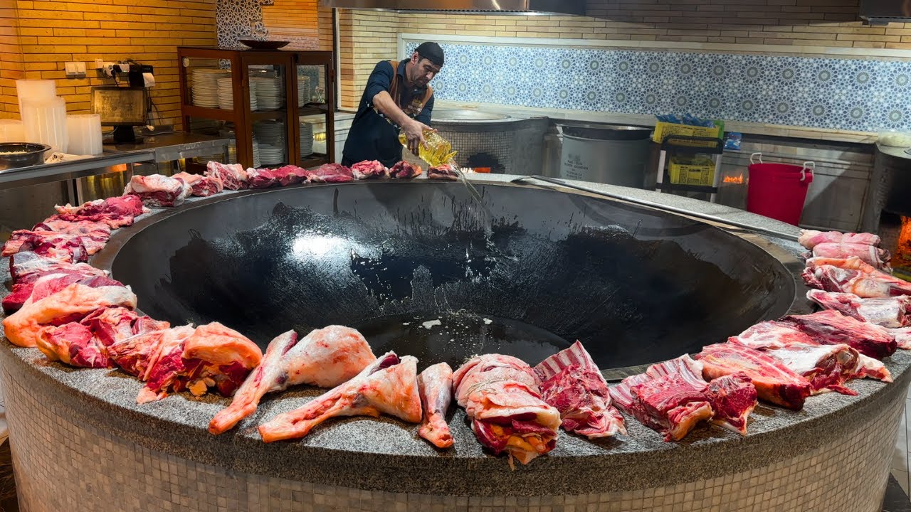 ГИГАНТСКИЙ ПЛОВ! 2000 кг плова ежедневно на 10 000 человек