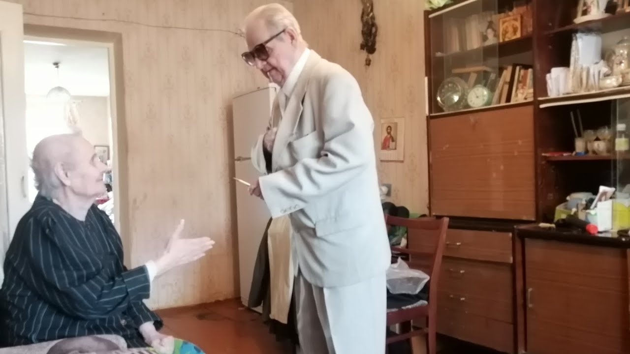 Баба Соня матерится на деда. Приколы
