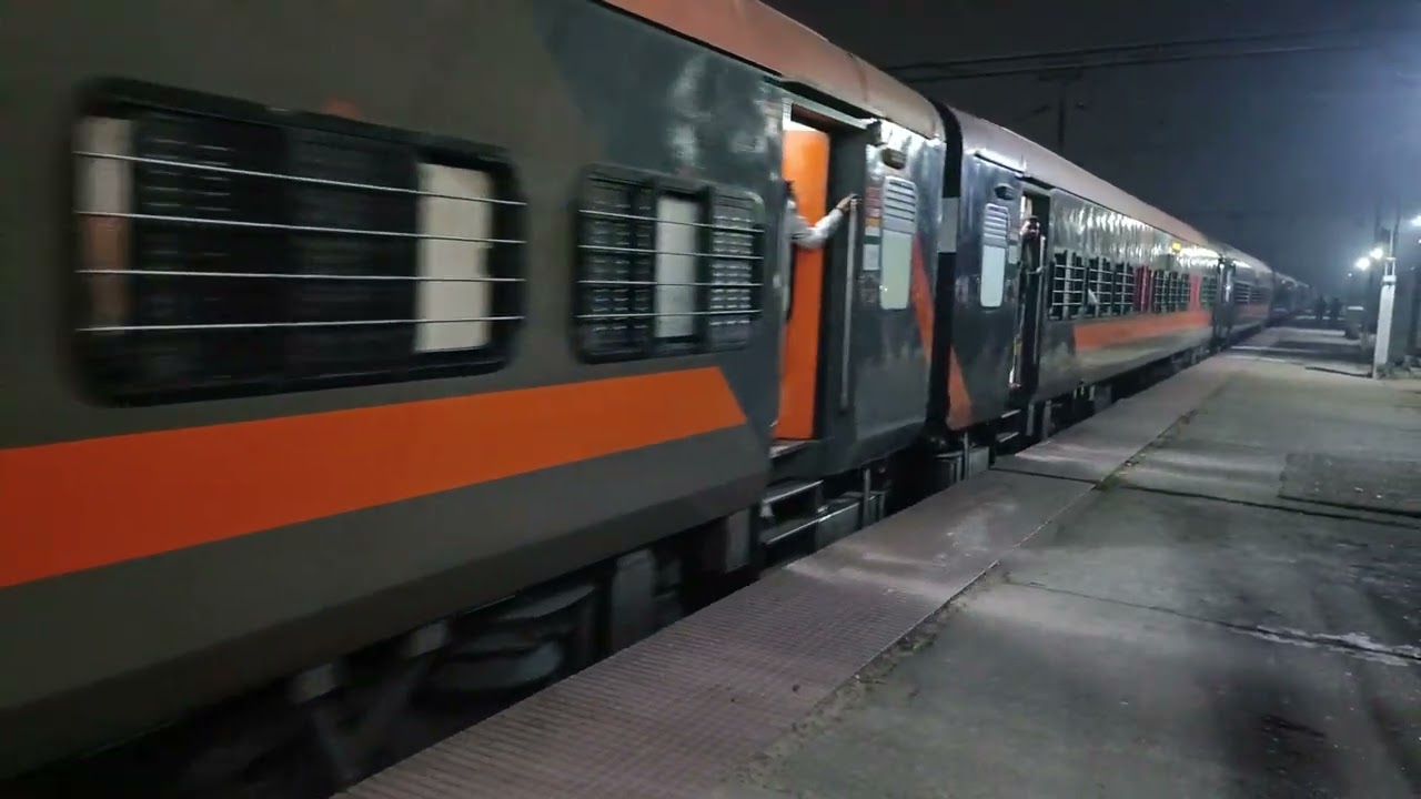 AMRIT BHARAT EXPRESS WITH PUSS PULL LOCOMOTIVE #viralvideo #trending 