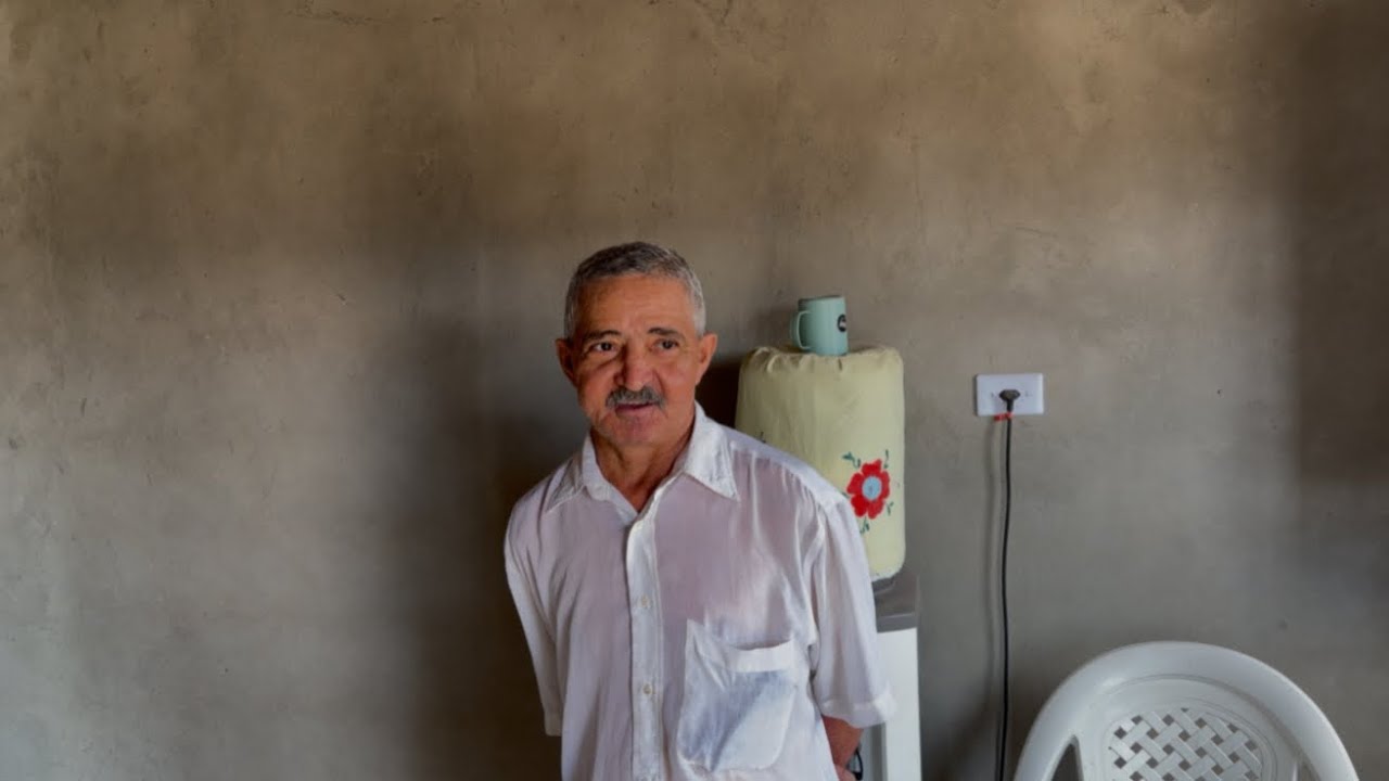 SEU FERNANDO DE 64 ANOS TRABALHA MUITO MAIS PRECISA DE AJUDA PARA FINALIZAR A CASA