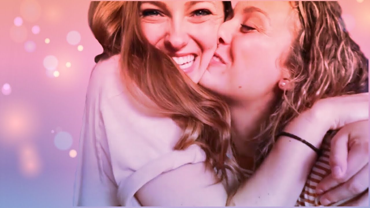 Paige and Holly - LGBTQ Couple 🌈 (Sparrow)