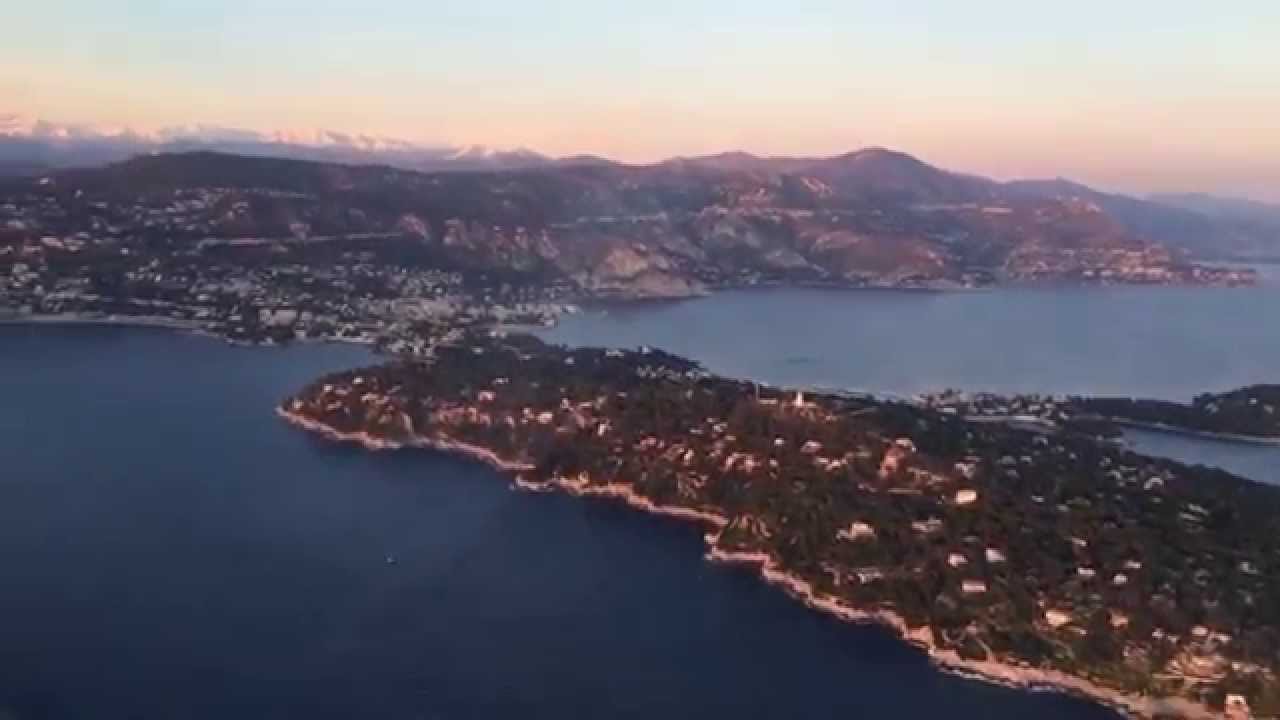 Atterrissage en 22 à Nice, Côte d'Azur , France - Landing in Nice Cote d'azur Airport