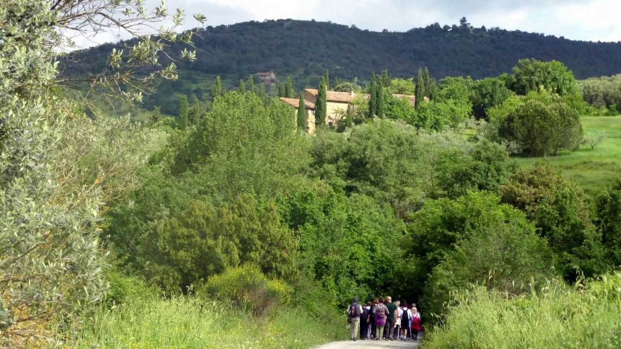 UMBRIA - TREKKING TRA FONTIGNANO E MONTALI  [Full HD]
