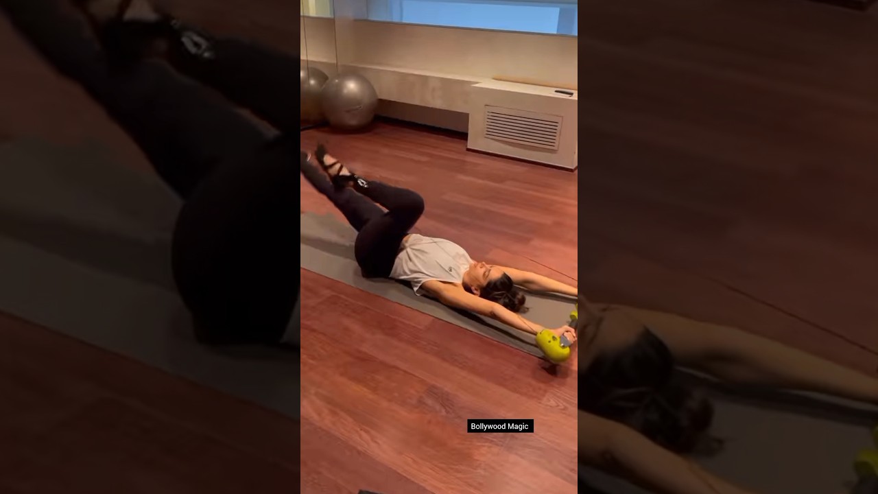 Deepika Padukone Unseen Workout Video #bollywoodupdate #deepikapadukone #deepika #workout #ytshorts