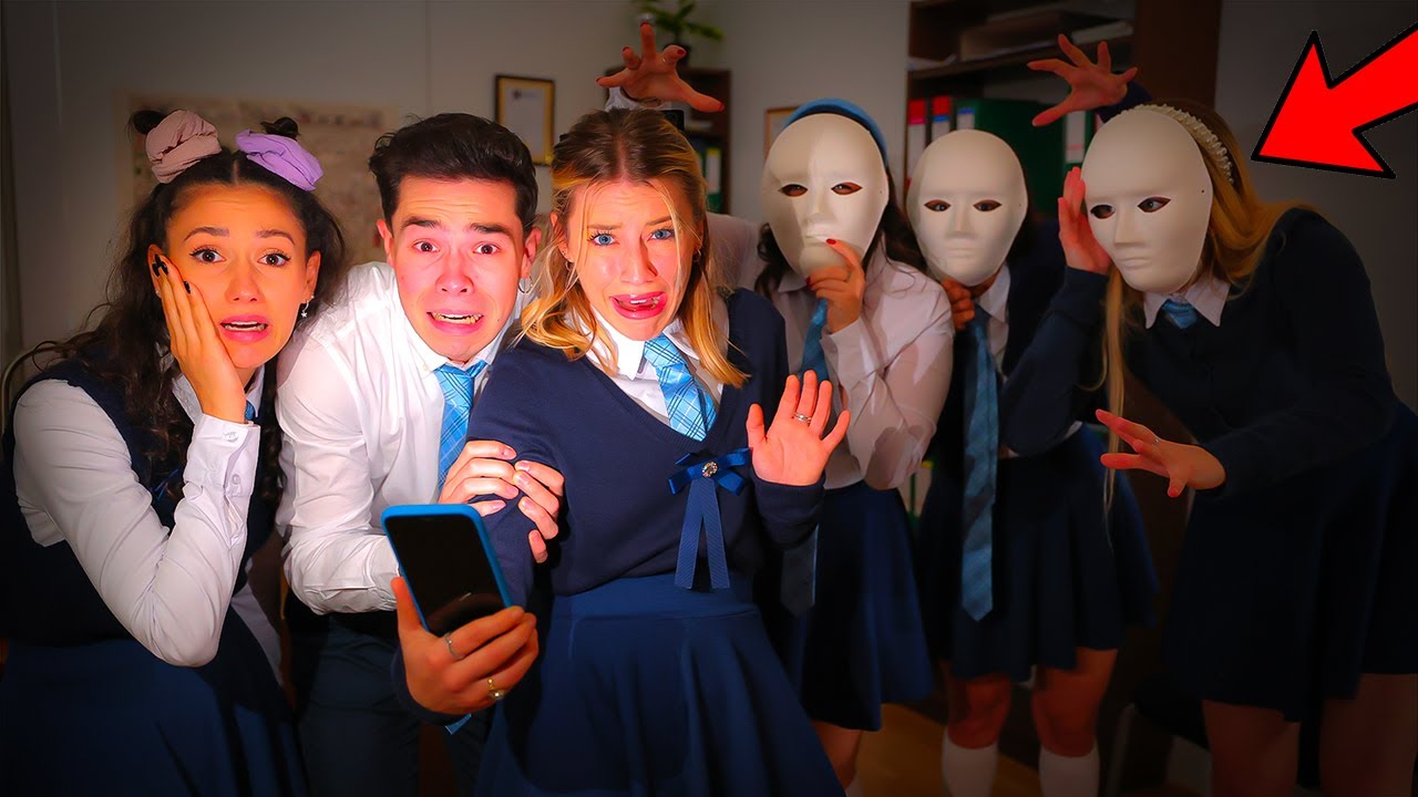 MAI STARE DI NOTTE A SCUOLA CONTRO I FANTASMI SPAVENTOSI!! 👻