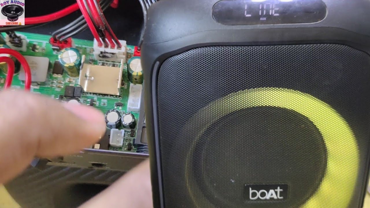 BOAT ( PARTY PAL ) BLUETOOTH SPEAKER 