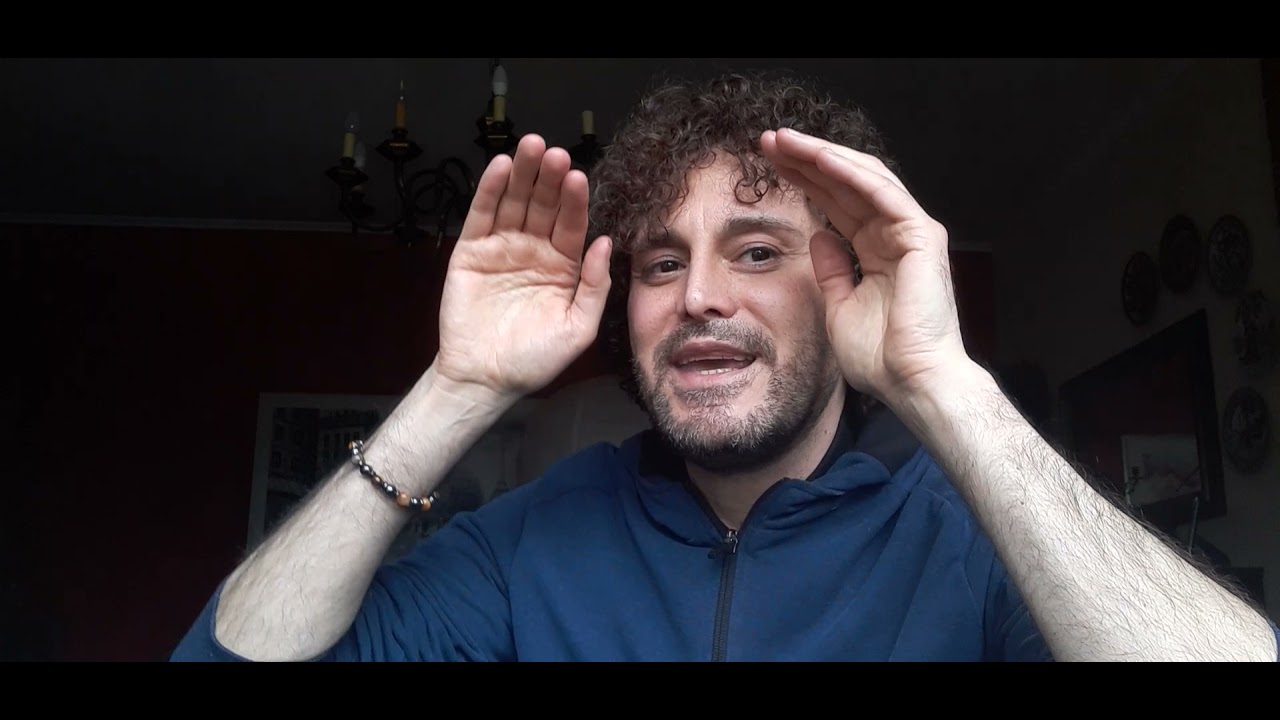 Il palato molle tenuto in alto  e il giro di voce