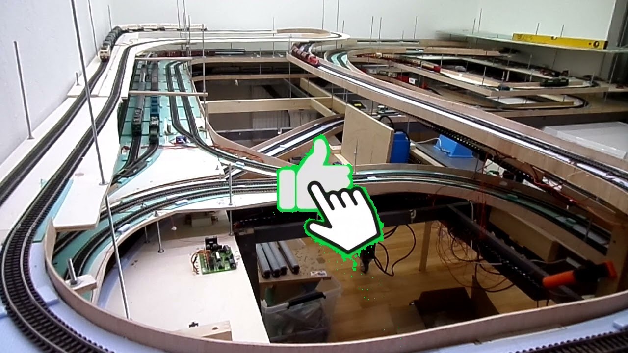Mijn Märklin digitale modelspoorbaan op zolder.