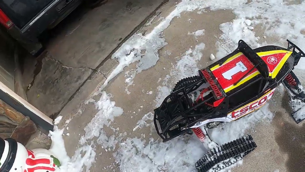 Hpi Baja 8s snow tracks