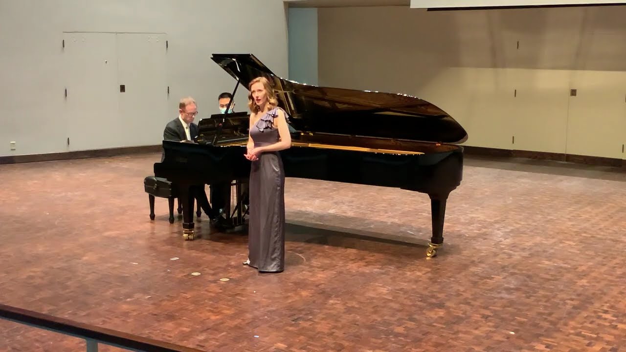 Jeni Houser sings 