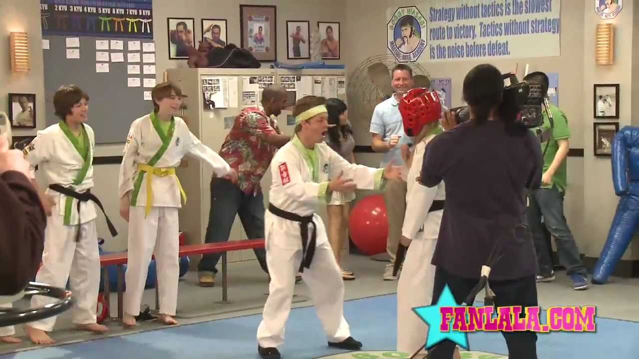 Jason Earles Shows Karate Moves on Set of Kickin' It