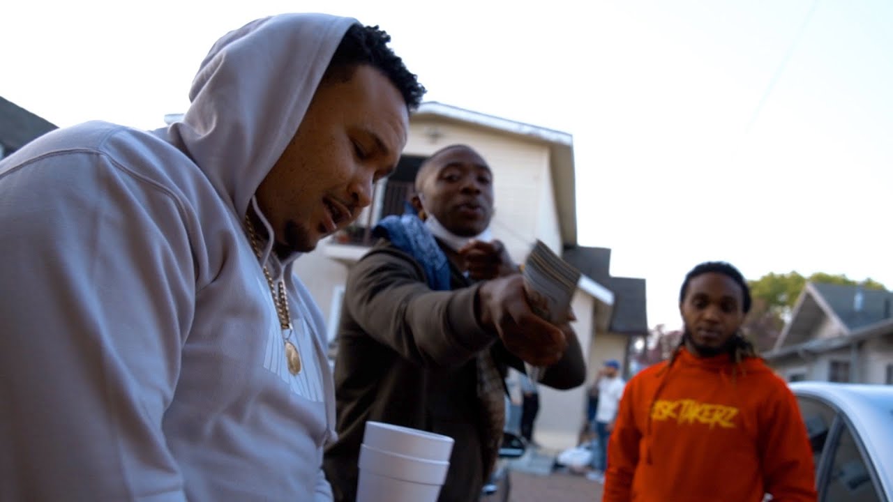 GUAPELUPE x WESSMACC x ROBRACCS - OFF THE PORCH (SHOT BY @ChilliMikeVisuals)