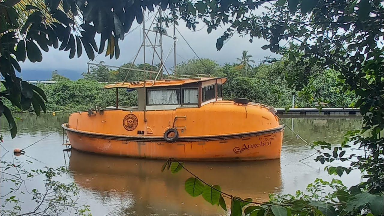 baleeira.de navio transformada num barco de pesca. bunker de fuga