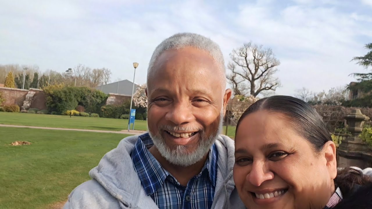 4000 Subscribers on our 32nd Wedding Anniversary.