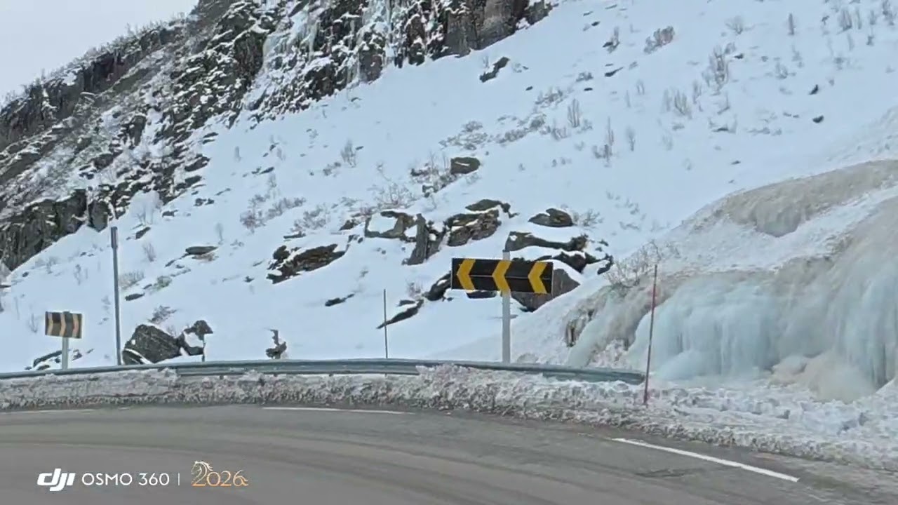 On the road in the Norwegian mountains in winter 2026.