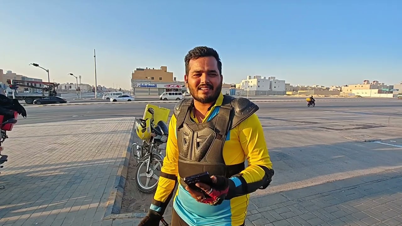 Saudi vlog 🇸🇦 fight with hungar customer and I'd band 😐🙂 #hungarstatios #deliveryboy #saudiaarbia