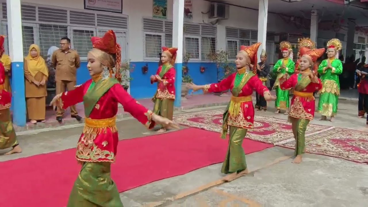 Tari Piring SMP Negeri 17 Padang