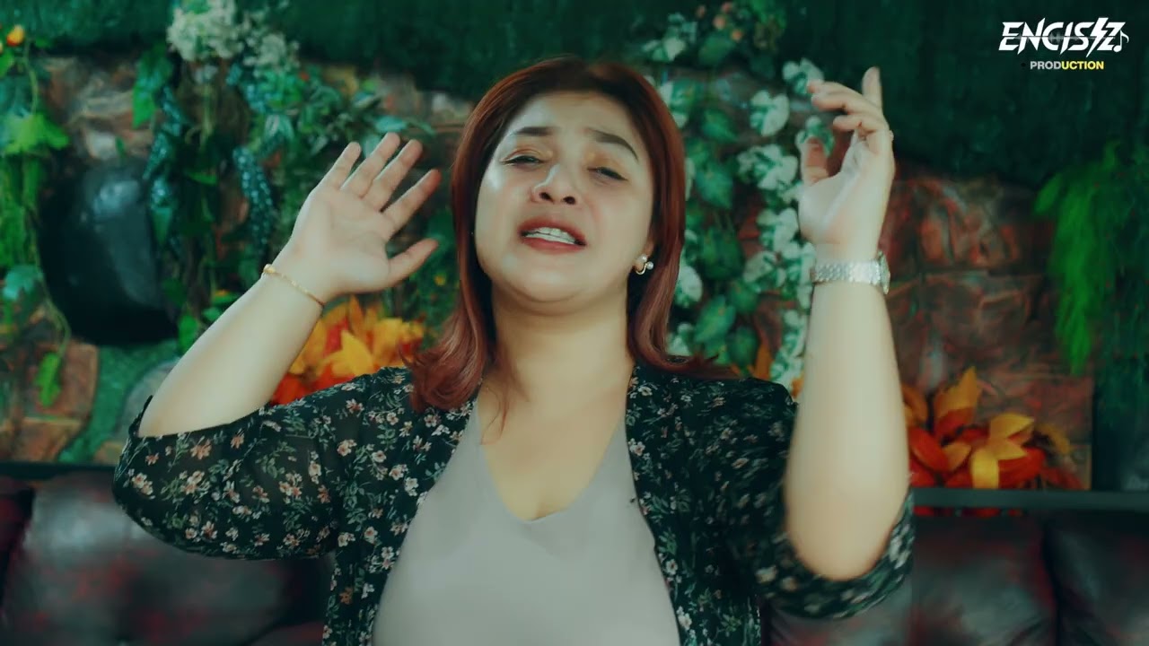 Cinta Beda Arah - Jenia Tomaluweng (Official Music Video)