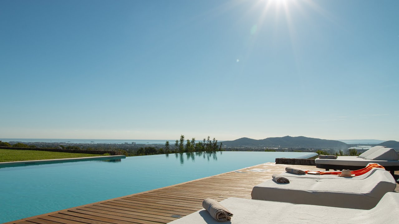 Villa Sarati: Gaudi inspired villa in Ibiza