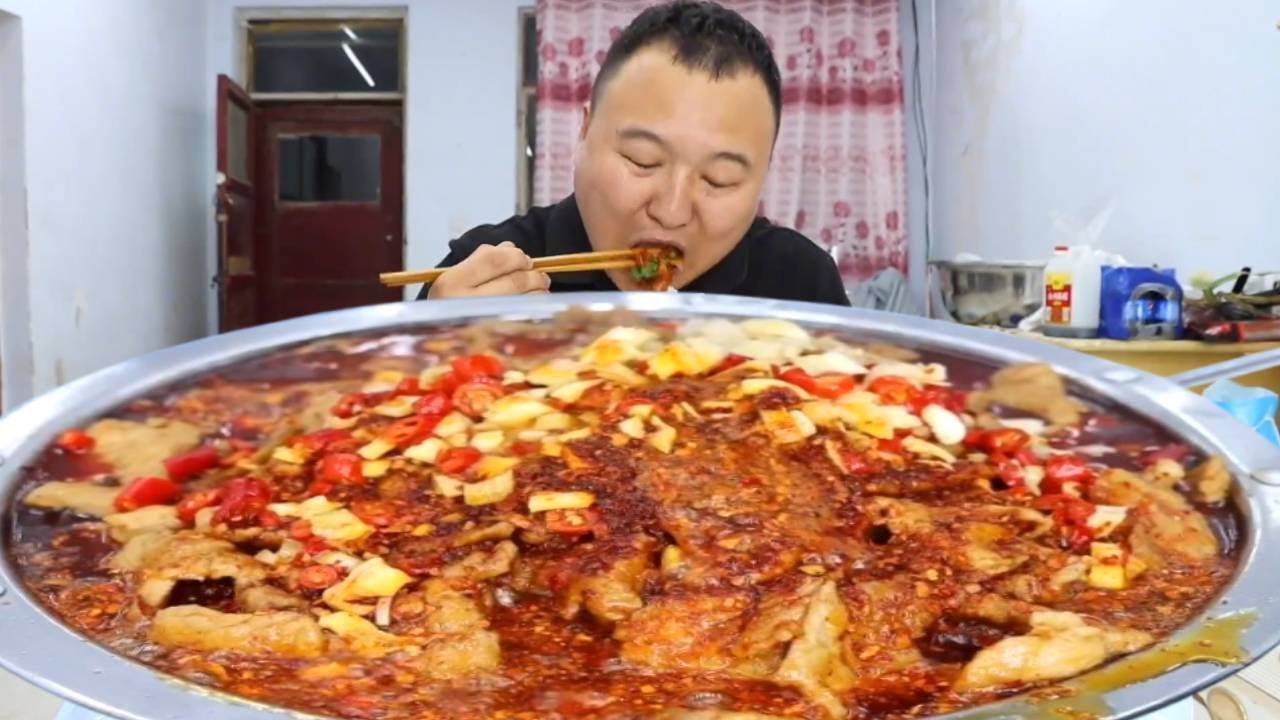 Aqiang reproduces the Sichuan cuisine artifact, boiled pork slices! Spicy and delicious!