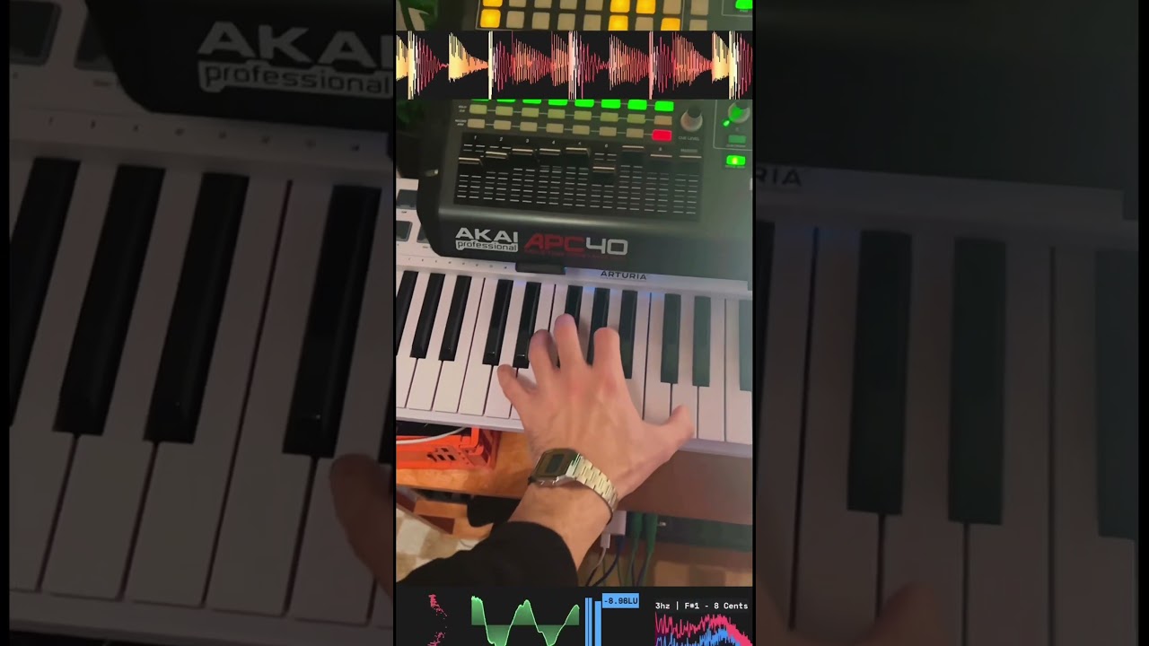 Noodlin’ 🎹 Did you spot the cat? 😻👀 