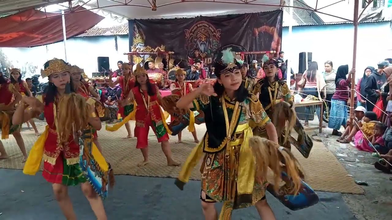 penari putri WARIS MANUNGGAL ROSO desa Kalijambe live margoyoso