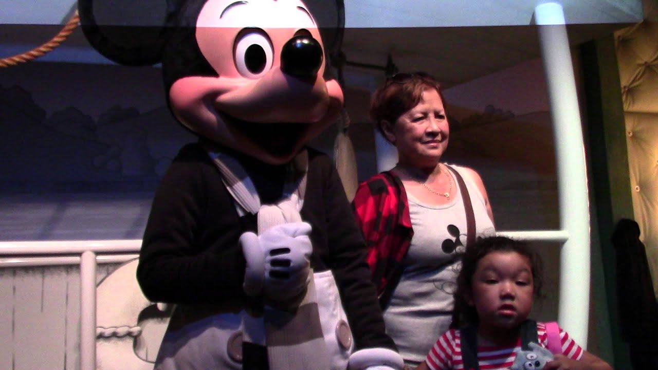 MICKEY MOUSE AT DISNEYLAND MEET AND GREET - DISNEYLAND 60TH ANNIVERSARY - HD QUALITY-