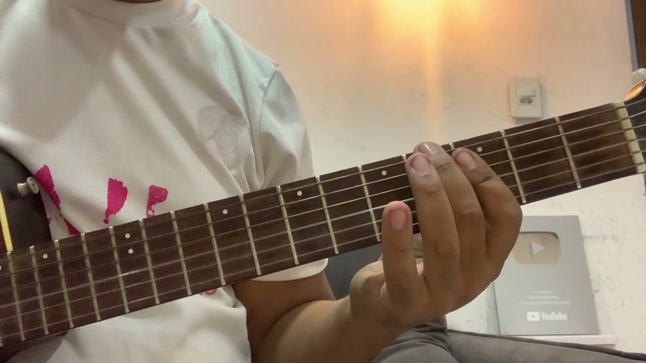 Menos e mais - Aquele lugar (violão Lincoln leite)