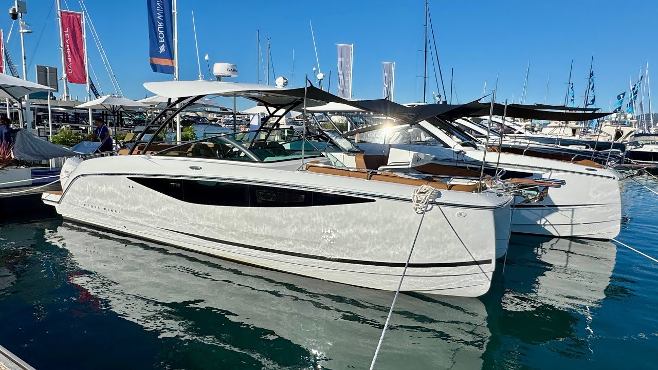 First Look at the Four Winns TH33 Catamaran 