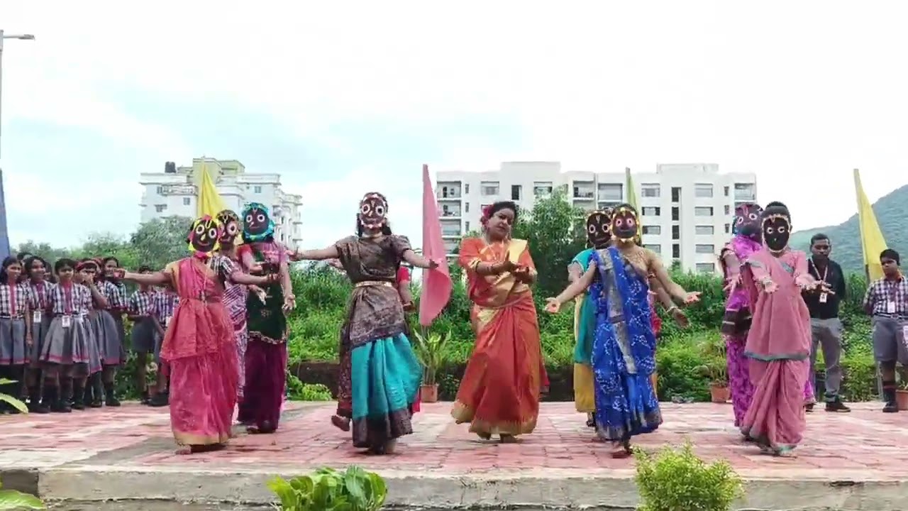 Special dance performance by IIT Bhubaneswar class-5 students
