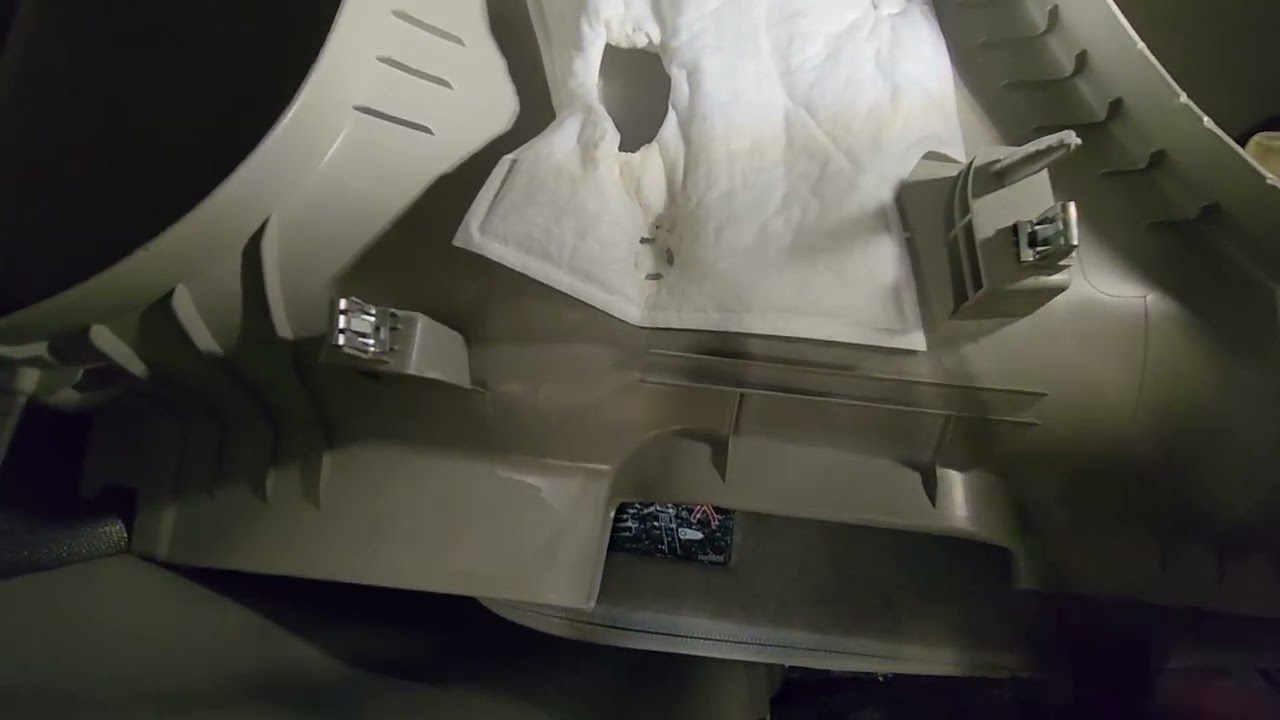 2022 GMC Terrain Denali passenger seat belt removal